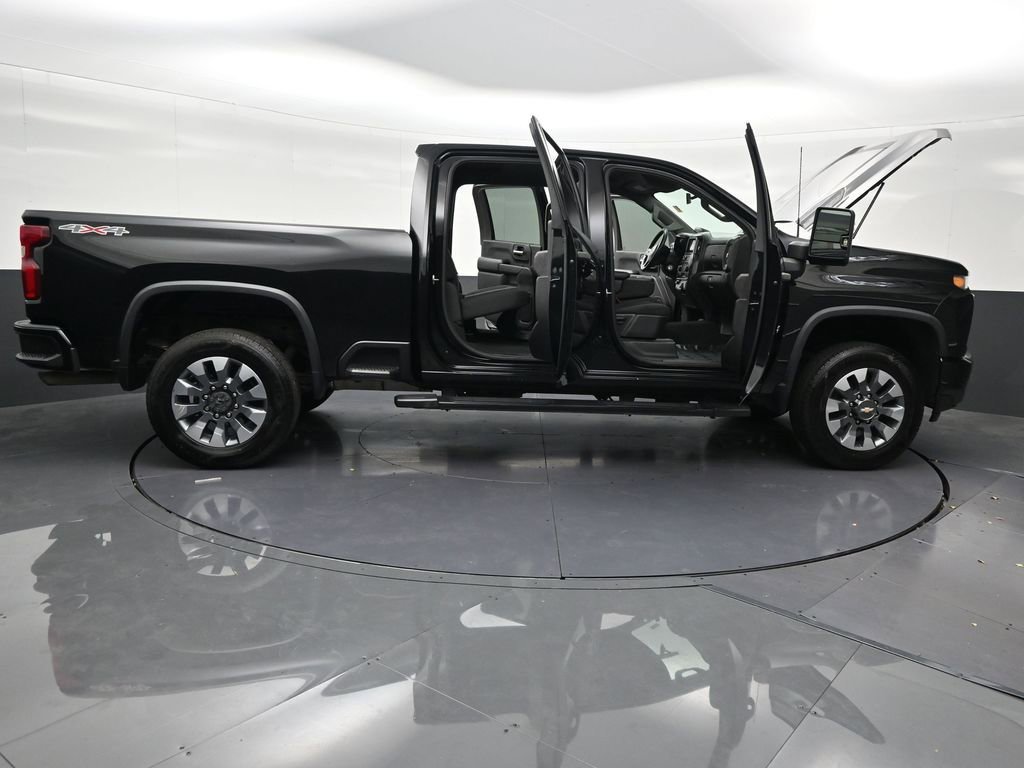 Used 2021 Chevrolet Silverado 2500 Custom w/ Custom Value Package AWD/4WD image 32