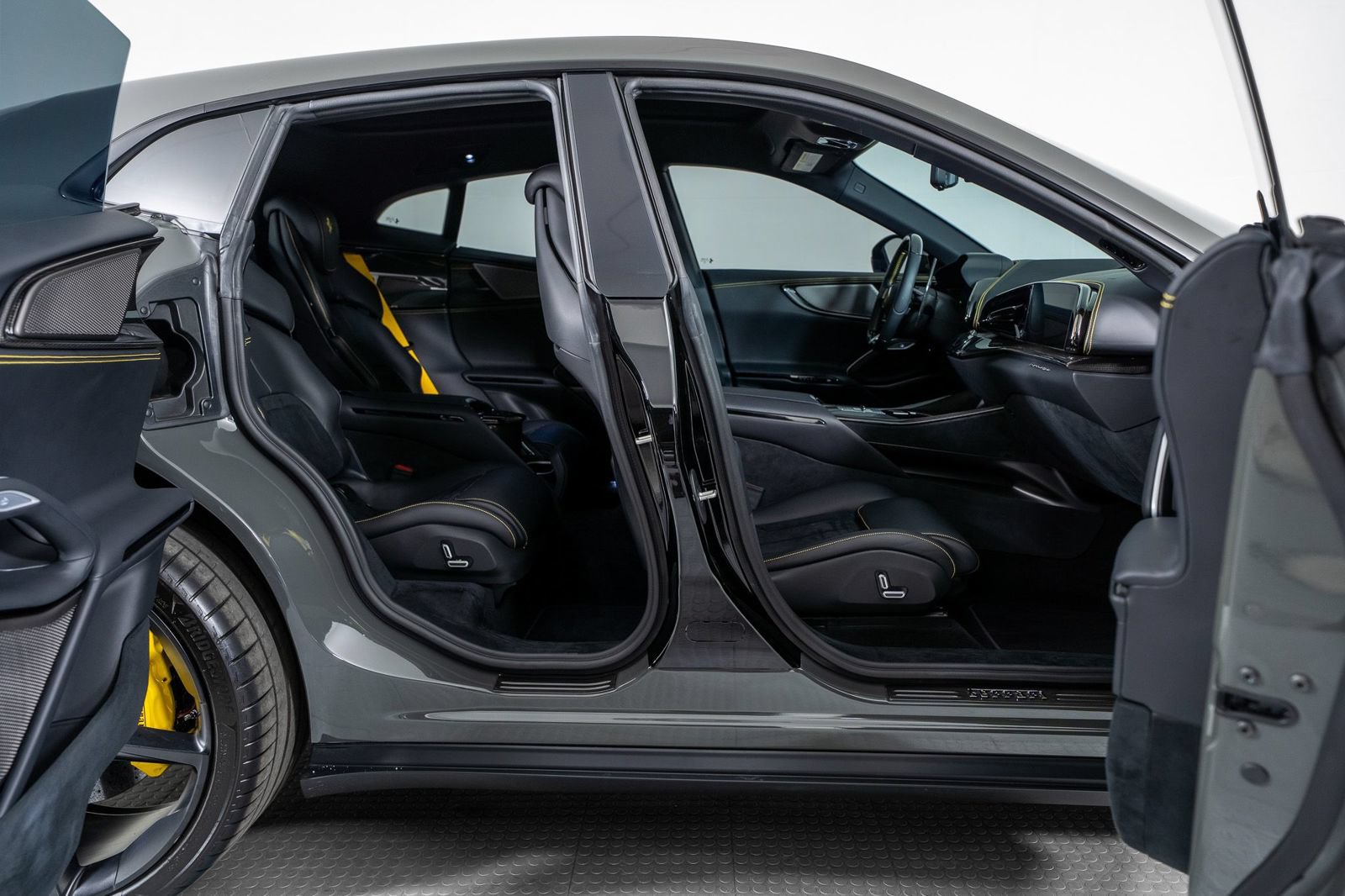 Certified 2025 Ferrari Purosangue AWD/4WD image 50