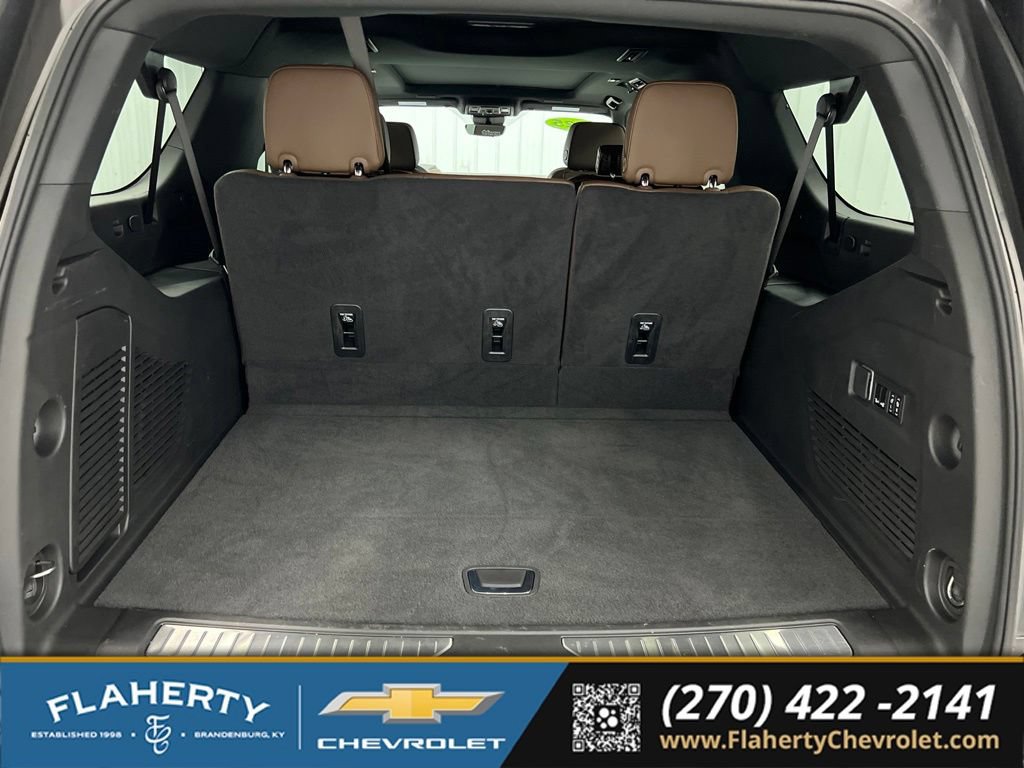 Used 2025 Chevrolet Suburban High Country AWD/4WD image 20