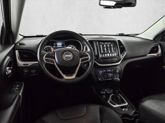 Used 2017 Jeep Cherokee Limited AWD/4WD image 19