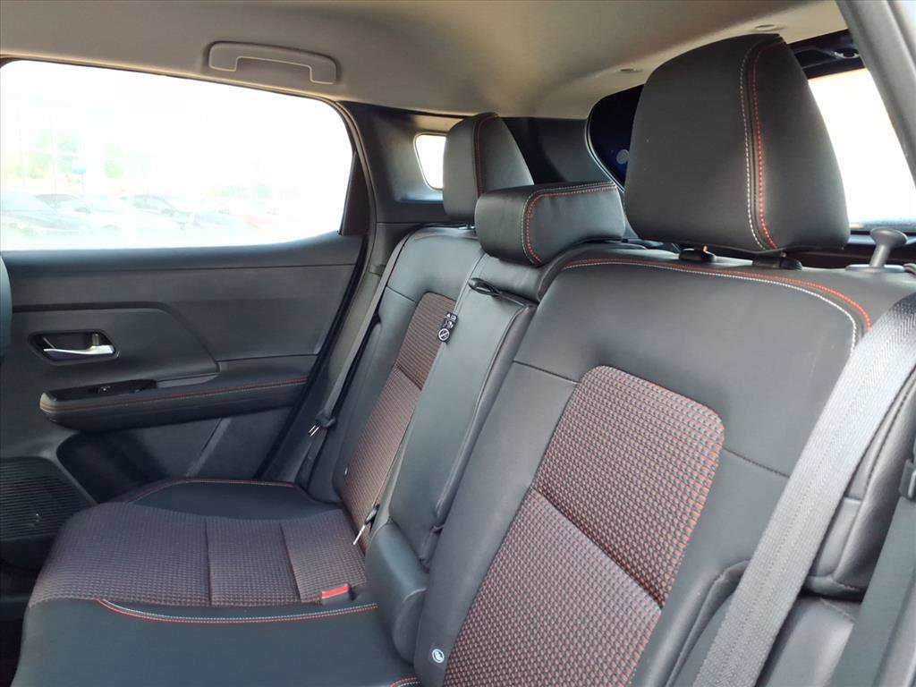 Used 2025 Nissan Kicks SR image 17