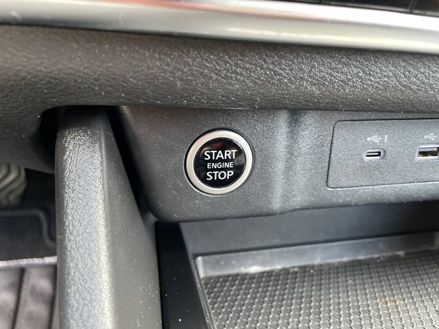 Used 2023 Nissan Rogue SV AWD/4WD image 34