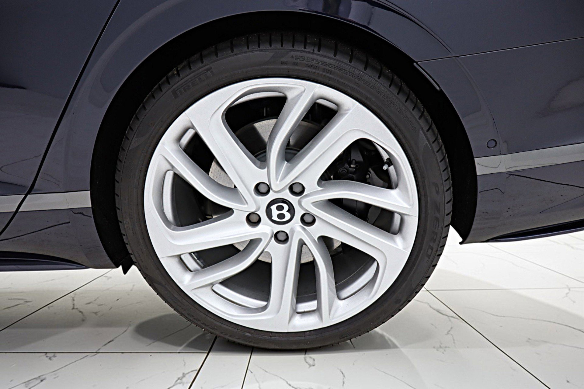 Used 2025 Bentley Flying Spur Plug-In Hybrid image 49