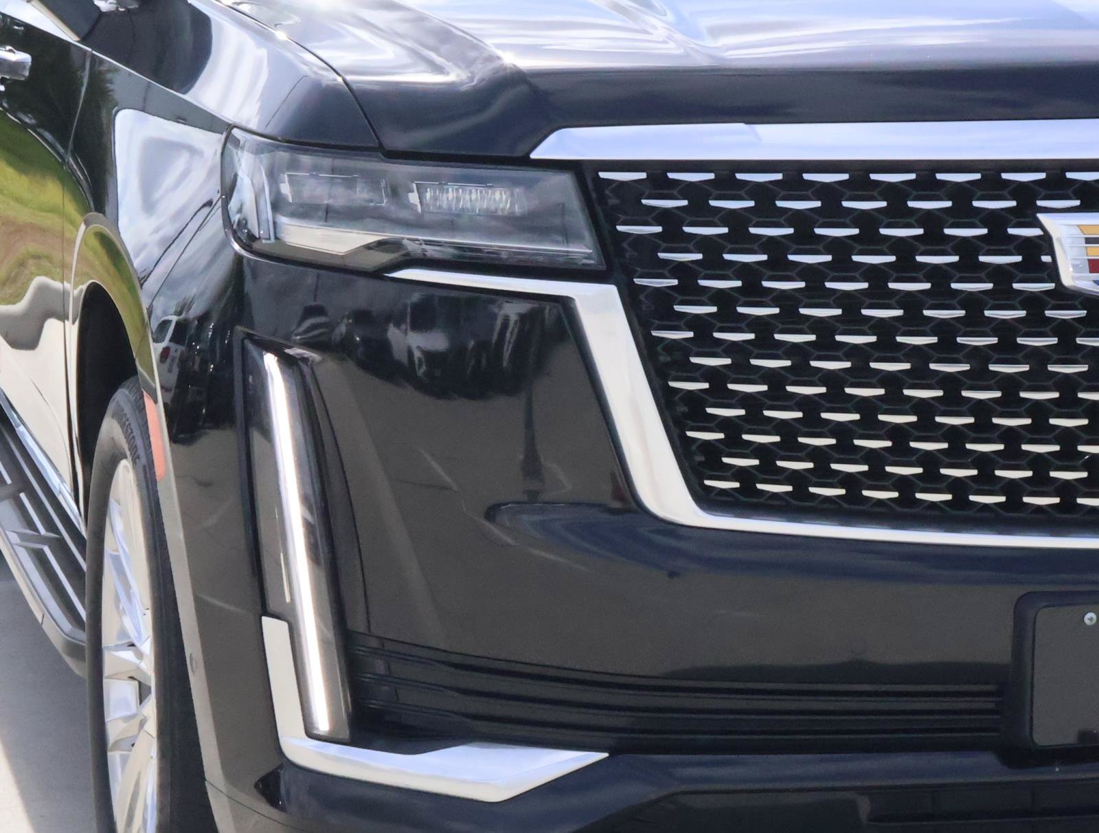 Used 2023 Cadillac Escalade ESV Premium Luxury AWD/4WD image 9