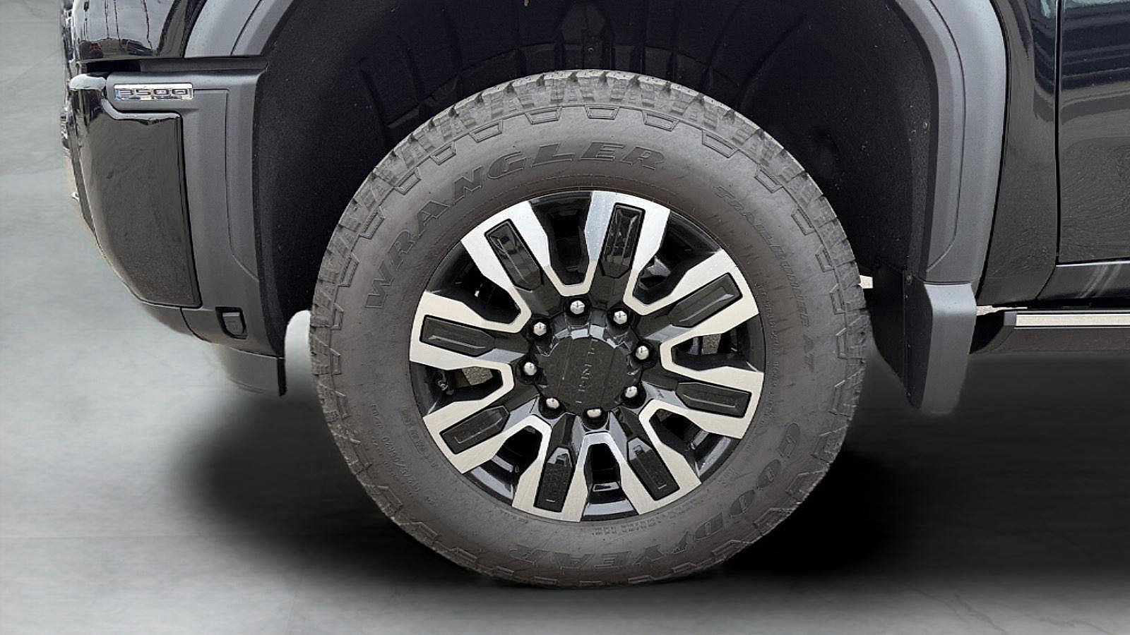 New 2025 GMC Sierra 3500 Denali Ultimate AWD/4WD image 18
