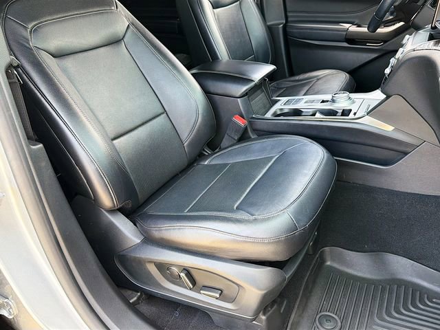 Used 2020 Ford Explorer Limited RWD image 18