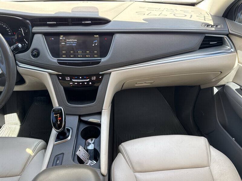 Used 2018 Cadillac XT5 Luxury w/ Driver Awareness Package FWD image 26