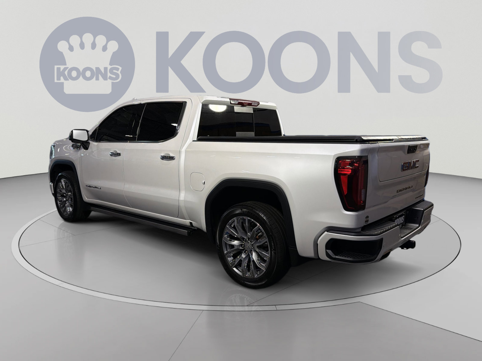 Used 2025 GMC Sierra 1500 Denali w/ Denali Reserve Package AWD/4WD image 4