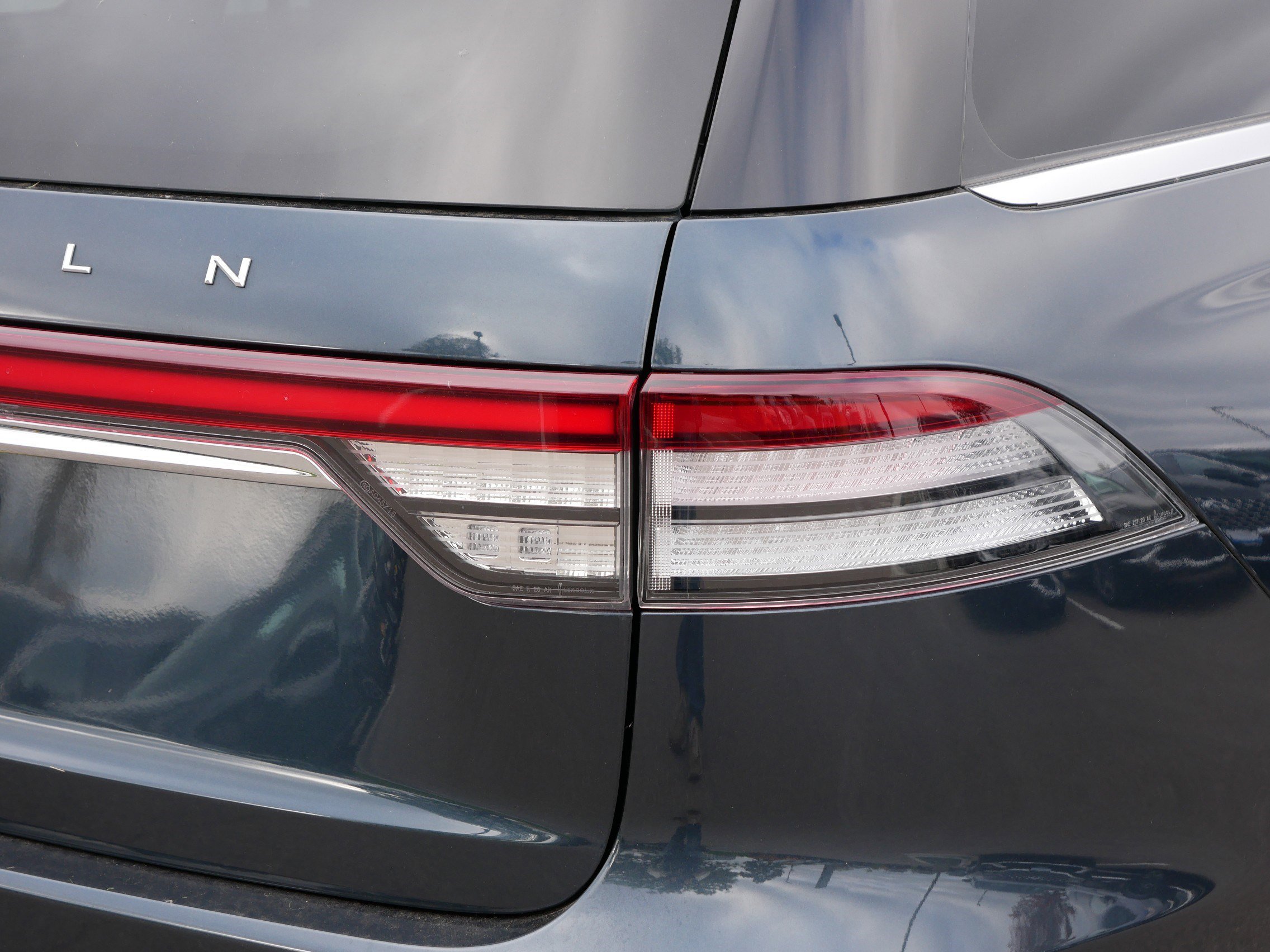 Used 2022 Lincoln Aviator Reserve w/ Elements Package Plus image 17