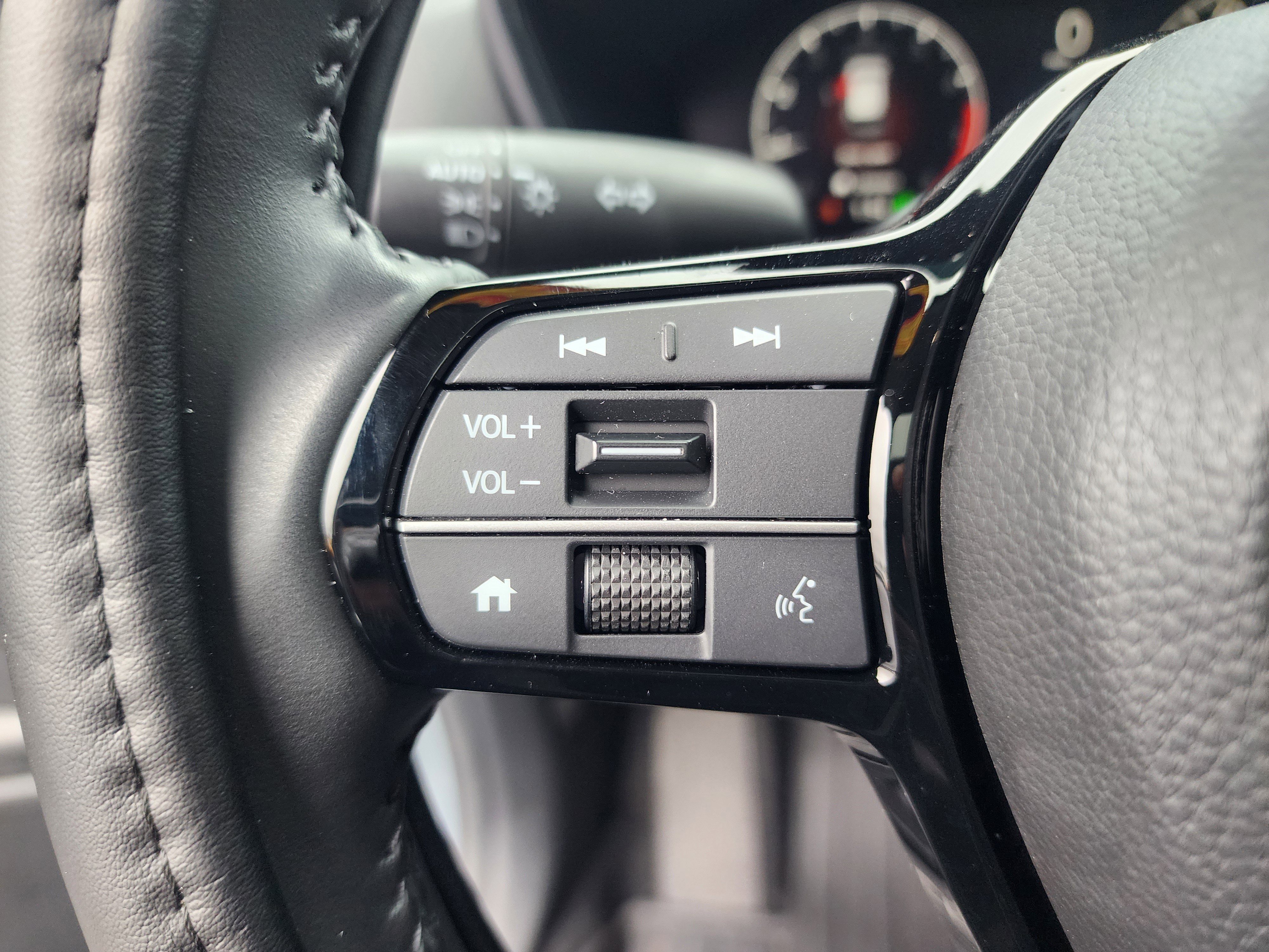 Used 2025 Honda CR-V EX-L image 29