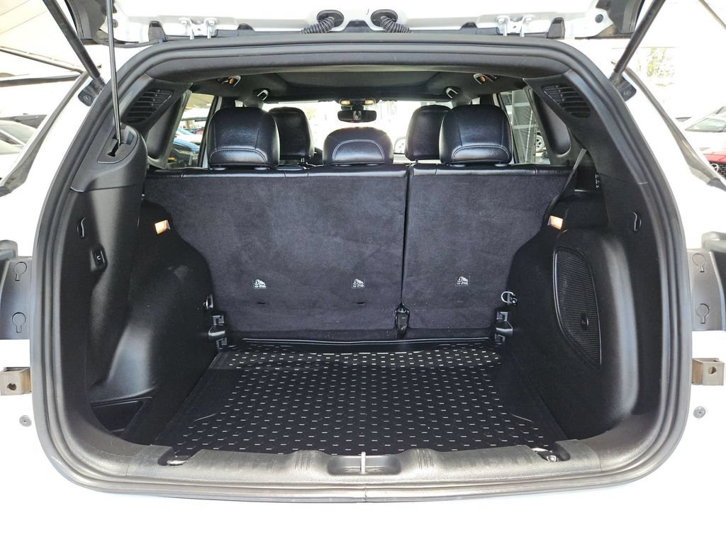 Used 2025 Jeep Compass Latitude w/ Sun & Sound Group AWD/4WD image 27