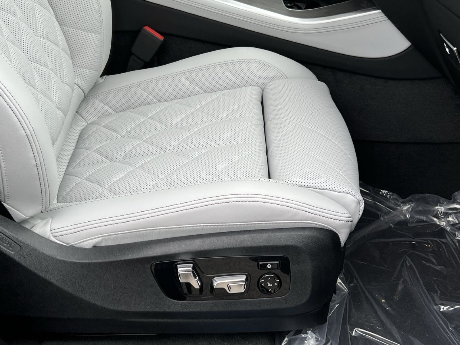 New 2026 BMW X5 xDrive40i w/ Climate Comfort Package AWD/4WD image 27