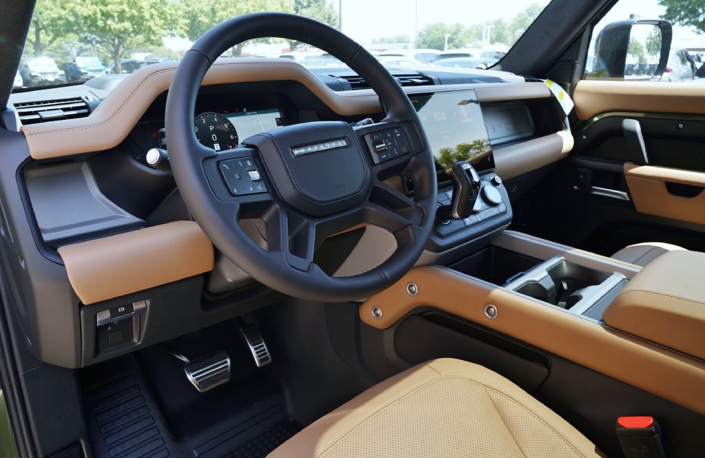 New 2026 Land Rover Defender 110 X AWD/4WD image 14