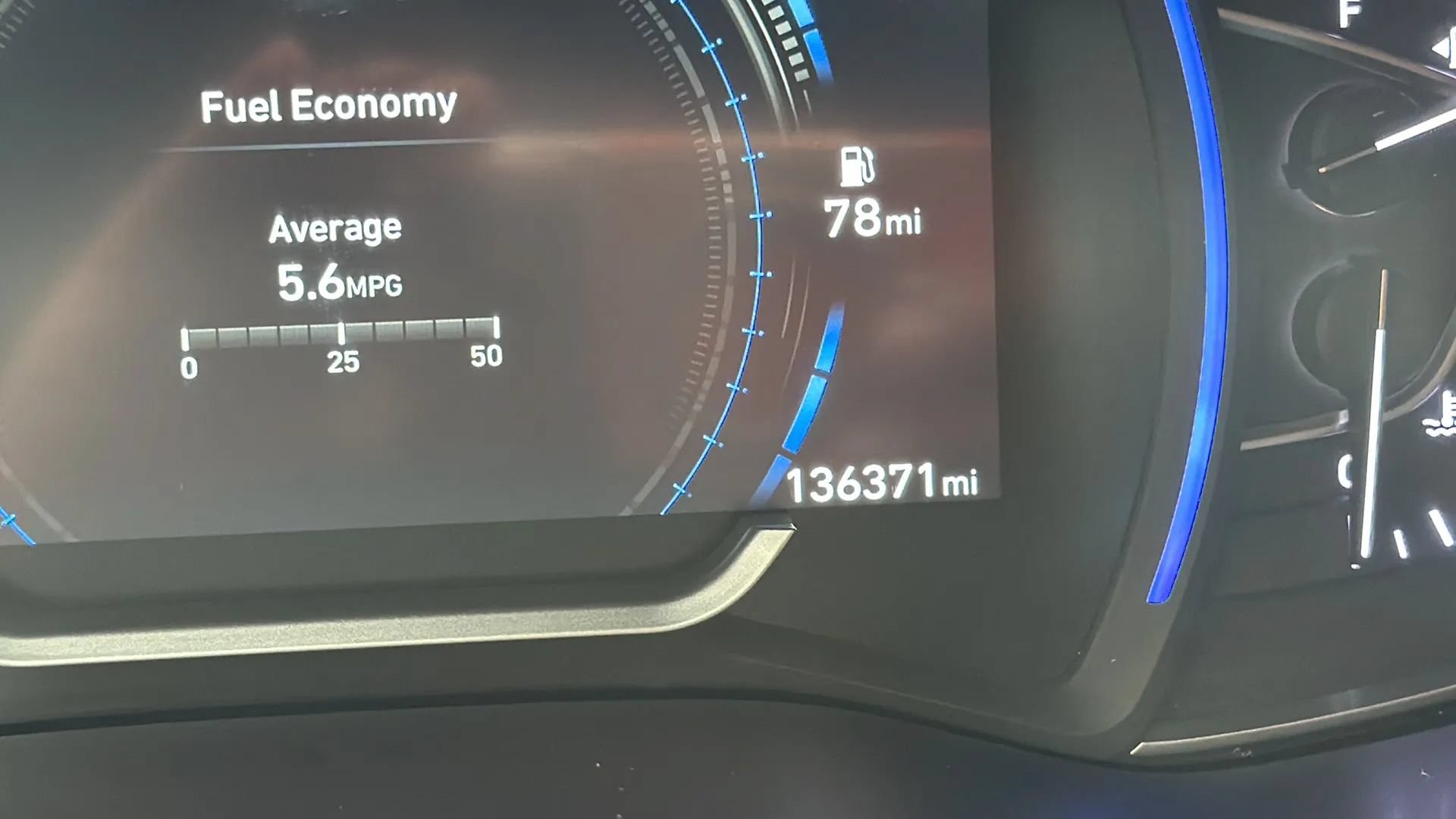 Used 2020 Hyundai Santa Fe Limited AWD/4WD image 17