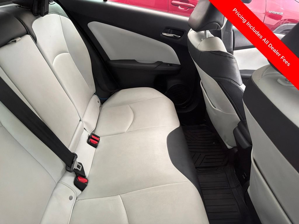 Used 2017 Toyota Prius Four w/ Advanced Technology Package FWD image 4