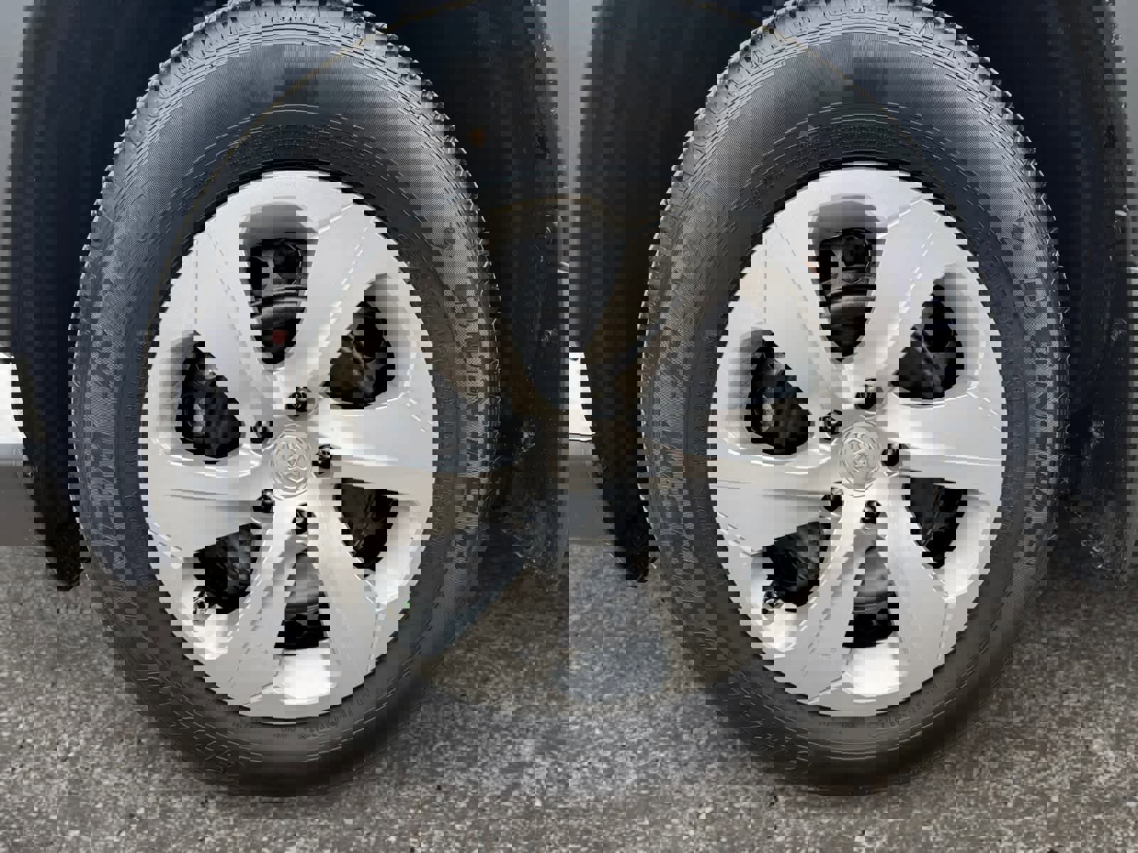 Used 2023 Toyota RAV4 LE image 13