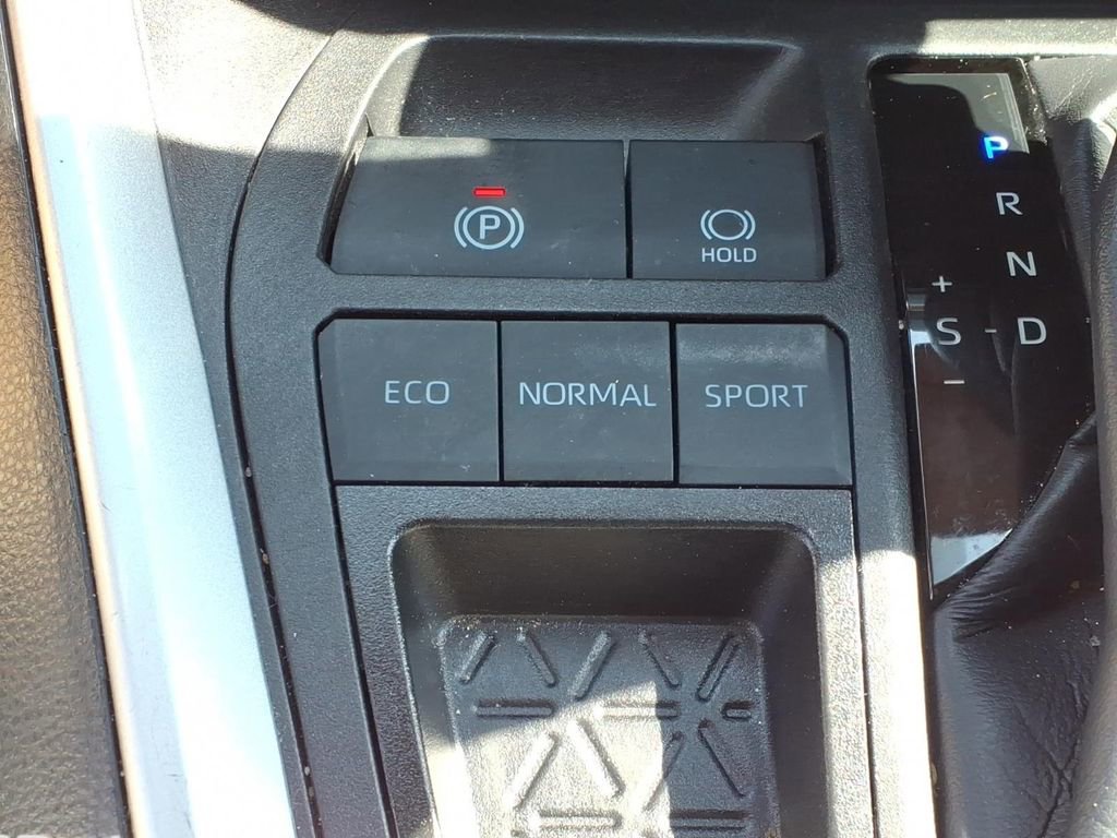 Used 2023 Toyota RAV4 XLE Premium image 23