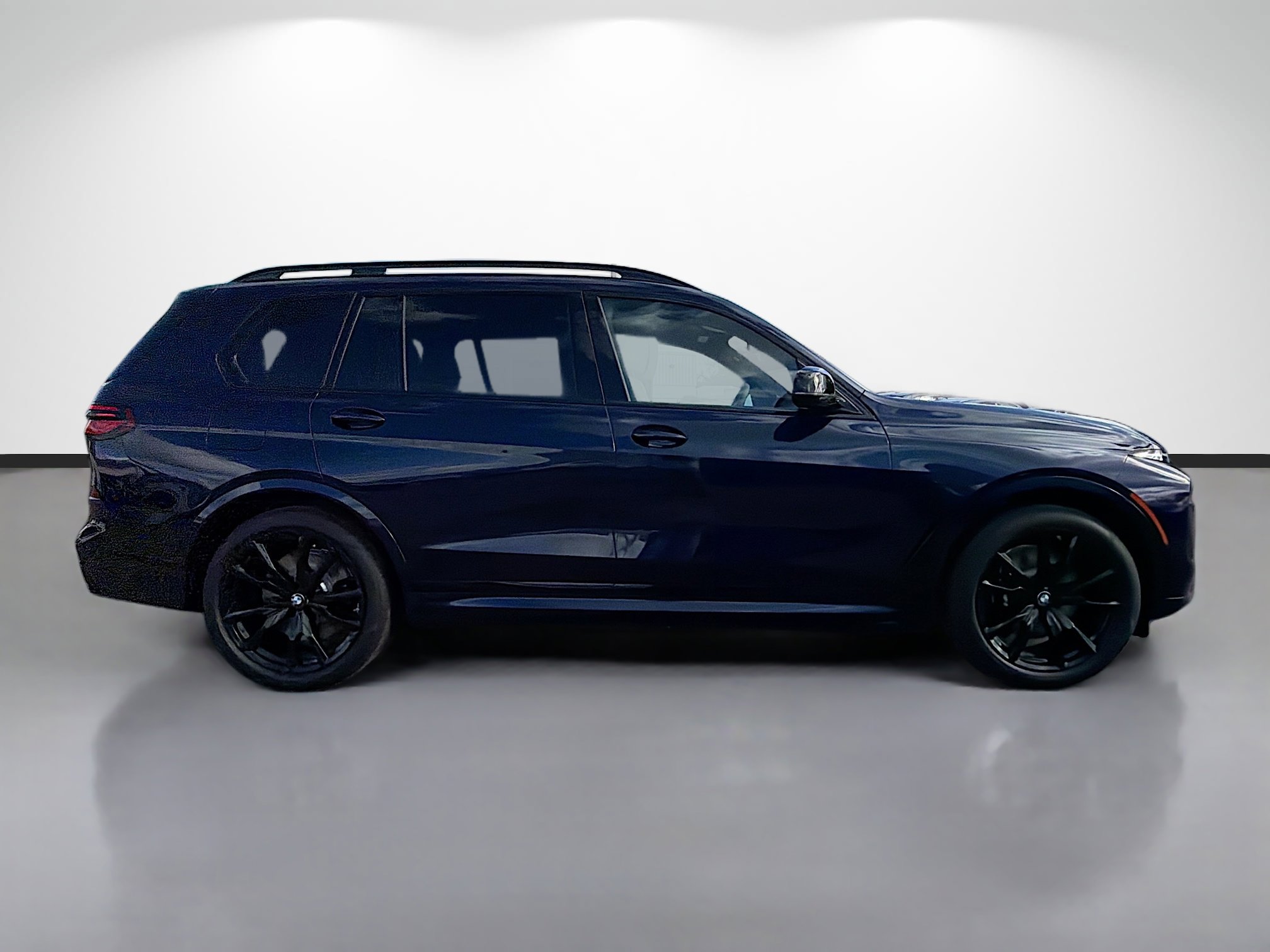 New 2026 BMW X7 M60i image 2