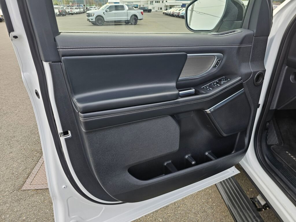 Certified 2025 Ford Expedition Max Platinum AWD/4WD image 17