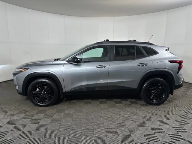 Used 2024 Chevrolet Trax ACTIV w/ Sunroof Package image 6