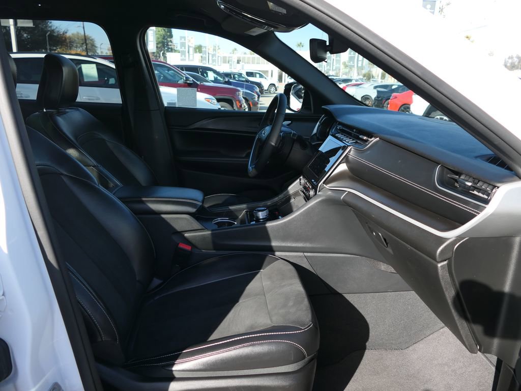 Used 2023 Jeep Grand Cherokee Altitude image 24