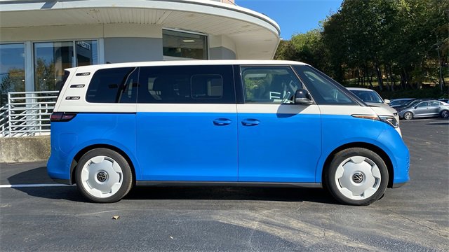 New 2025 Volkswagen ID. Buzz 1st Edition image 4