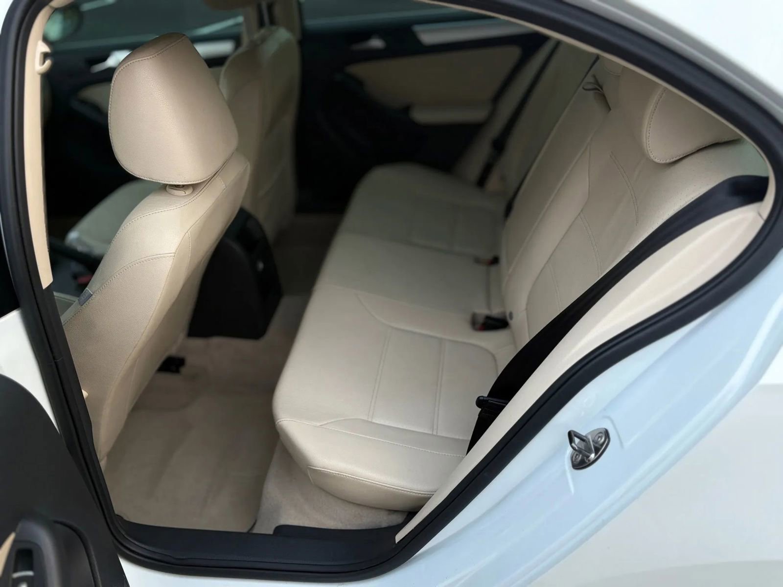 Used 2013 Volkswagen Jetta Hybrid Sedan image 13