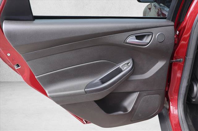 Used 2017 Ford Focus SEL w/ Winter Package FWD image 23
