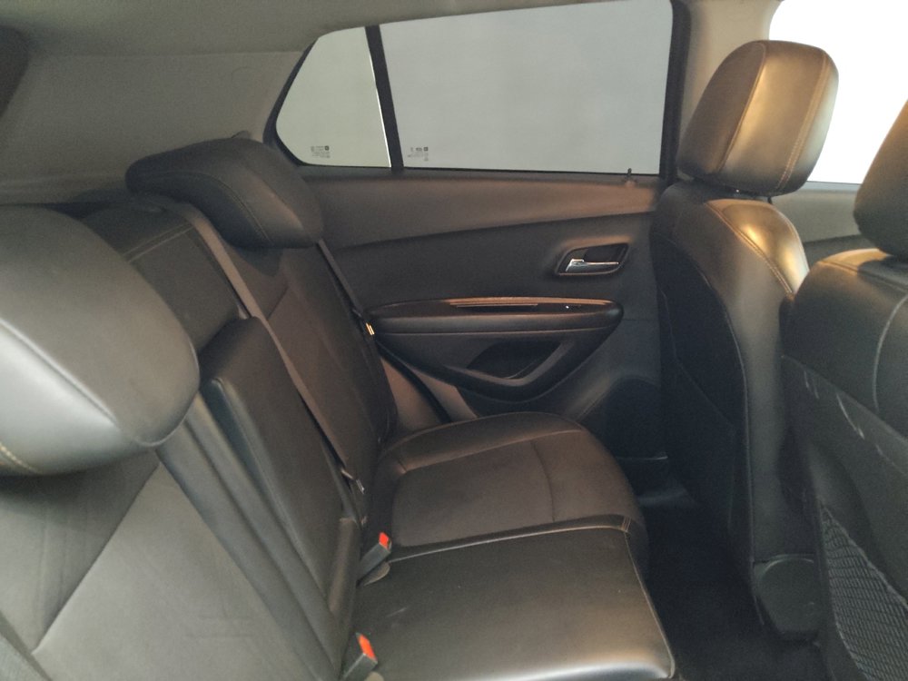 Used 2020 Chevrolet Trax LT w/ LT Convenience Package image 19