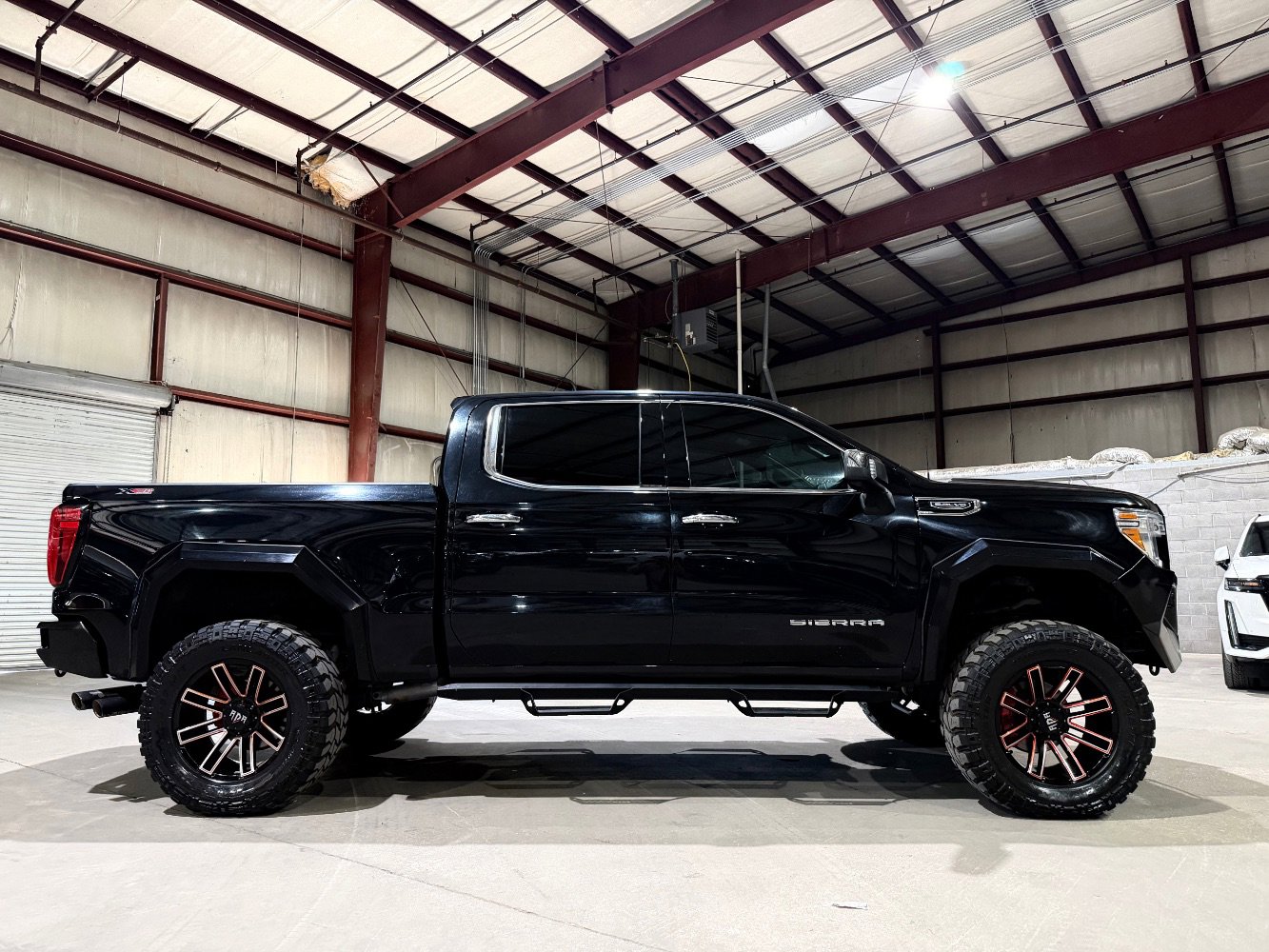 Used 2020 GMC Sierra 1500 SLT w/ SLT Premium Plus Package AWD/4WD image 4