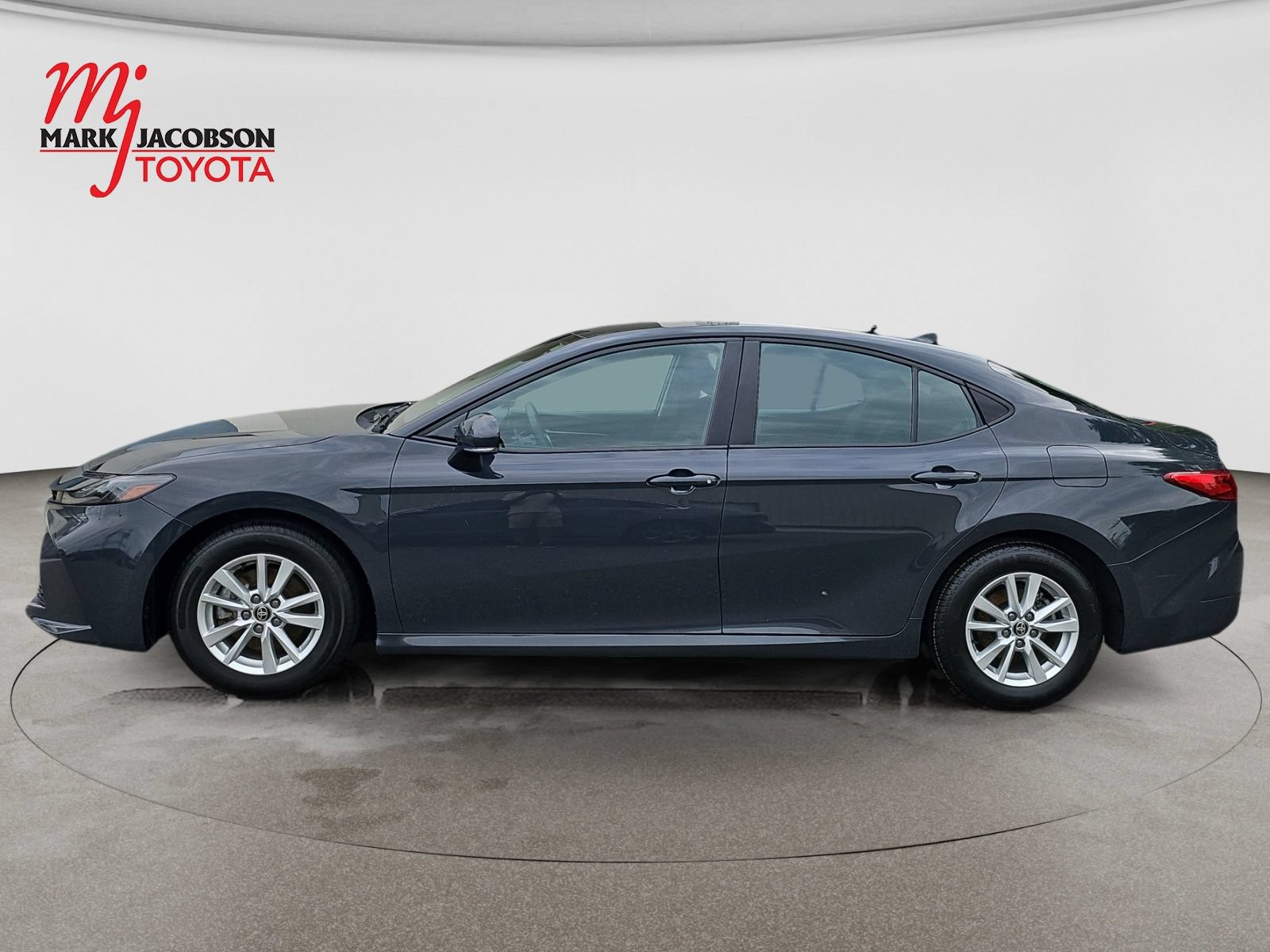 Used 2025 Toyota Camry LE FWD image 15