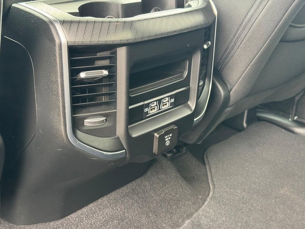 Used 2025 RAM 1500 Big Horn AWD/4WD image 9