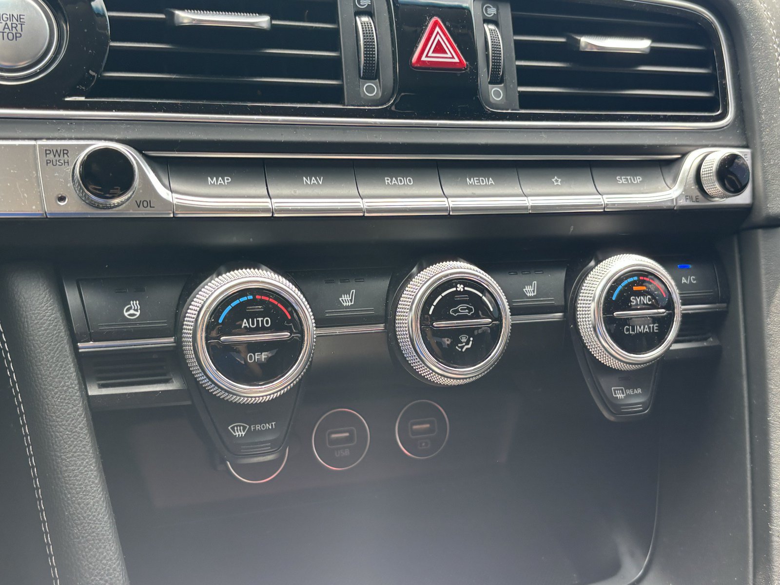 Used 2023 Genesis G70 2.0T AWD/4WD image 31