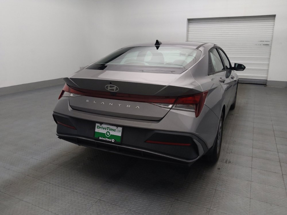 Used 2024 Hyundai Elantra SEL FWD image 7