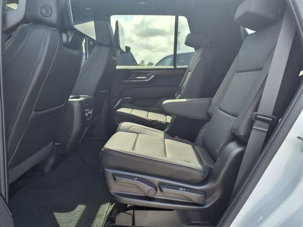 New 2026 GMC Yukon Denali w/ Denali Reserve Package AWD/4WD image 7