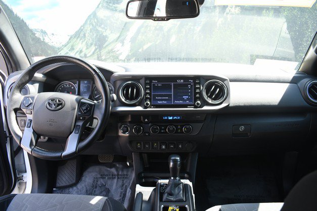 Certified 2022 Toyota Tacoma TRD Off-Road w/ Technology Package AWD/4WD image 18