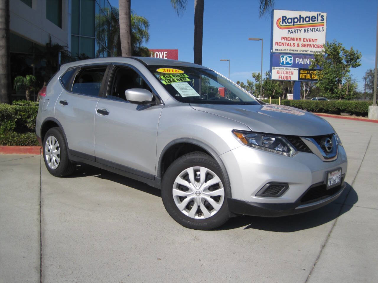 Used 2016 Nissan Rogue S image 1