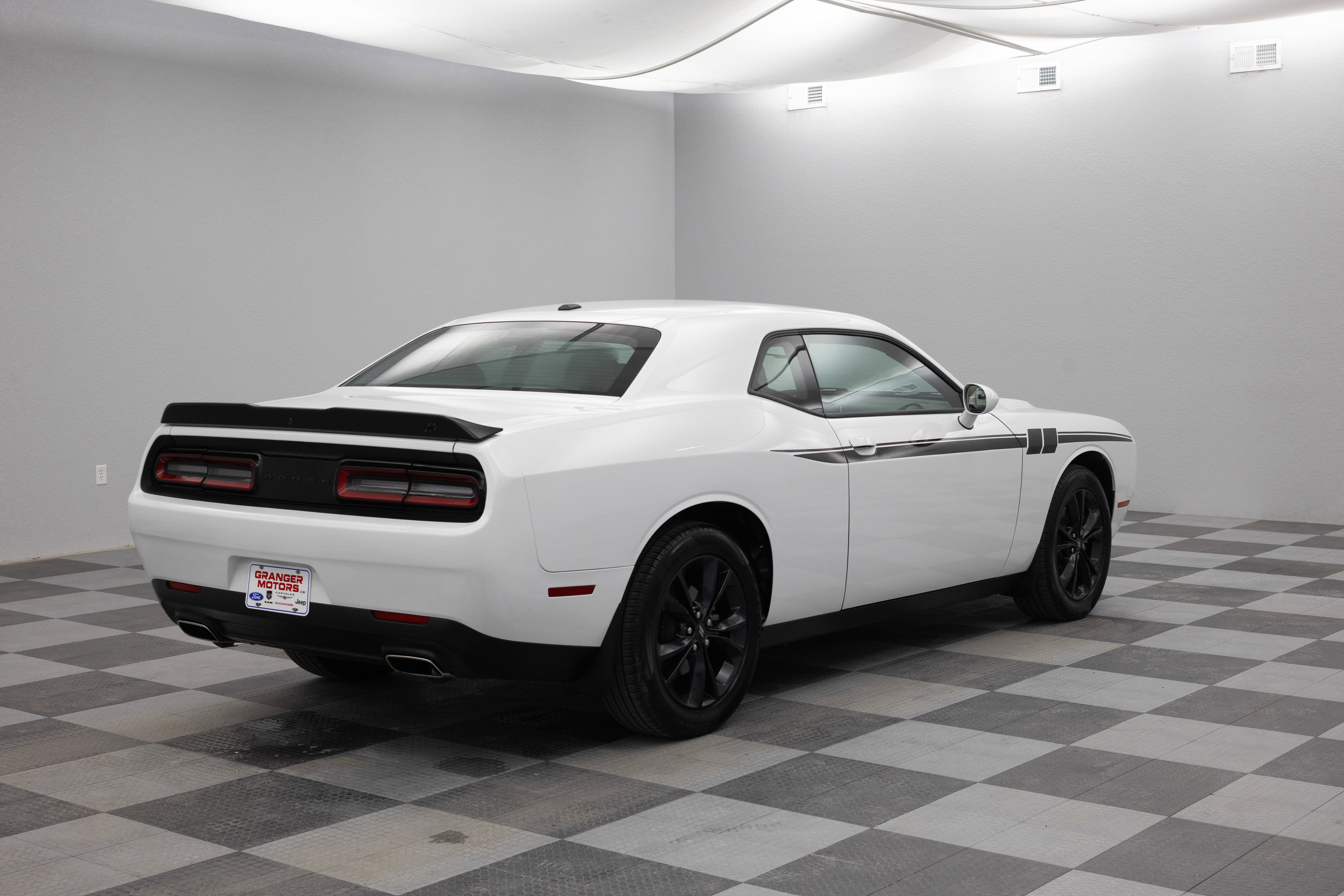 Used 2021 Dodge Challenger SXT w/ Blacktop Package image 10
