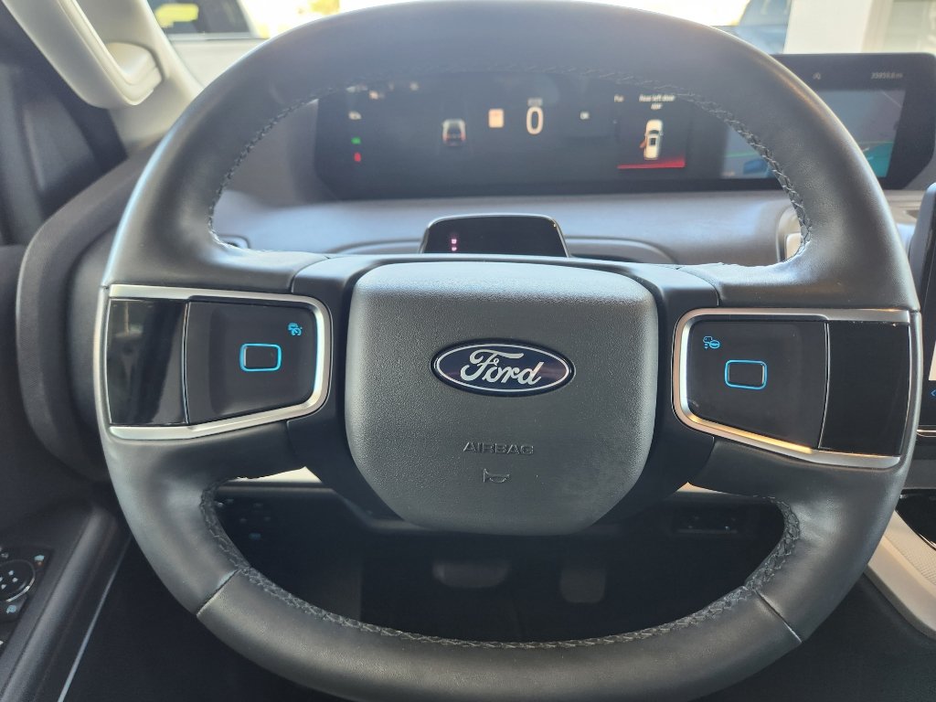 Used 2025 Ford Expedition Active AWD/4WD image 21