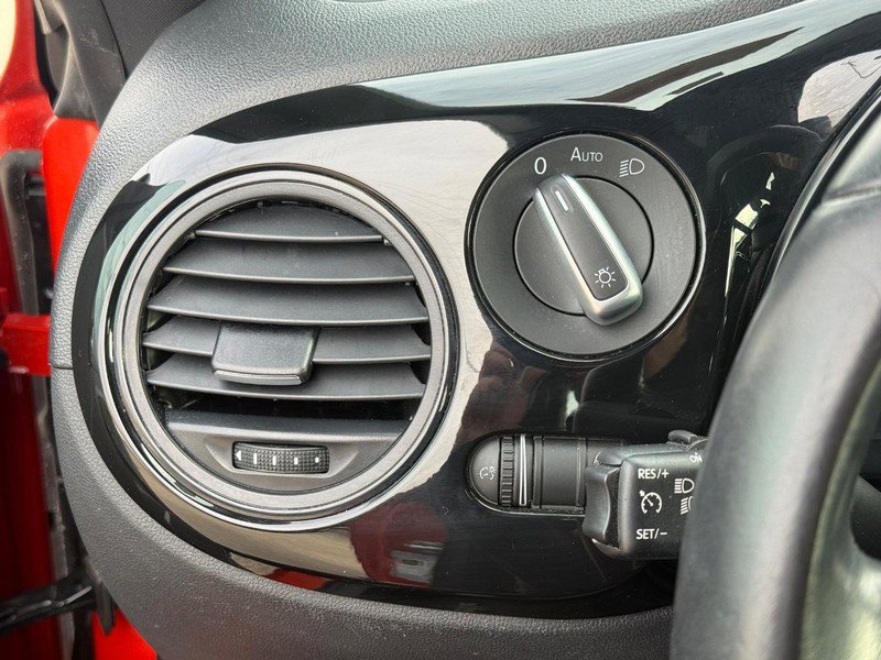 Used 2017 Volkswagen Beetle 1.8T FWD image 25