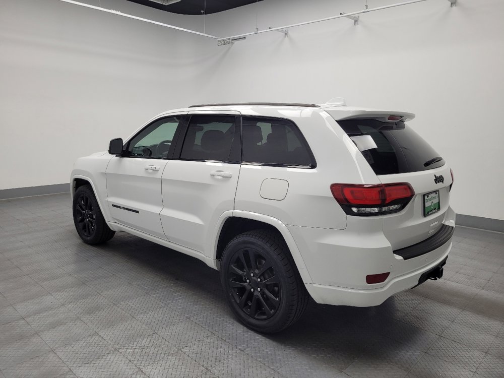 Used 2019 Jeep Grand Cherokee Altitude image 3