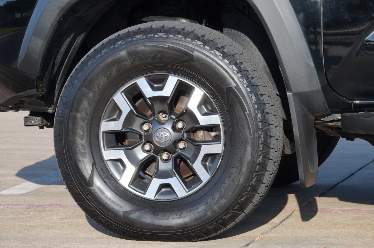 Used 2016 Toyota Tacoma TRD Off-Road AWD/4WD image 26