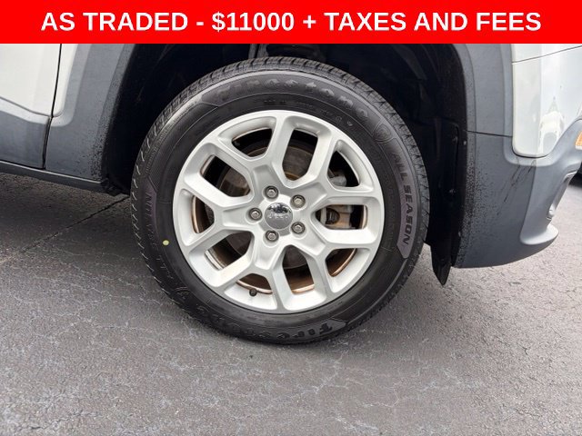 Used 2016 Jeep Renegade Latitude w/ Cold Weather Group AWD/4WD image 8