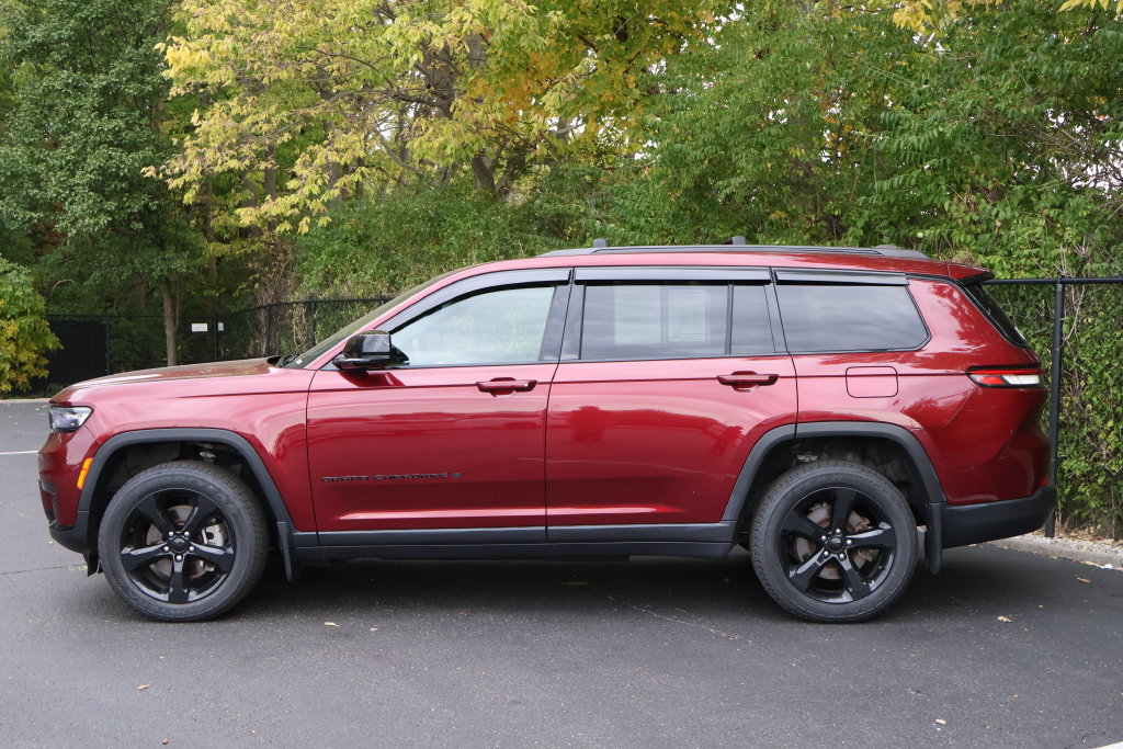 Used 2023 Jeep Grand Cherokee L Laredo AWD/4WD image 4
