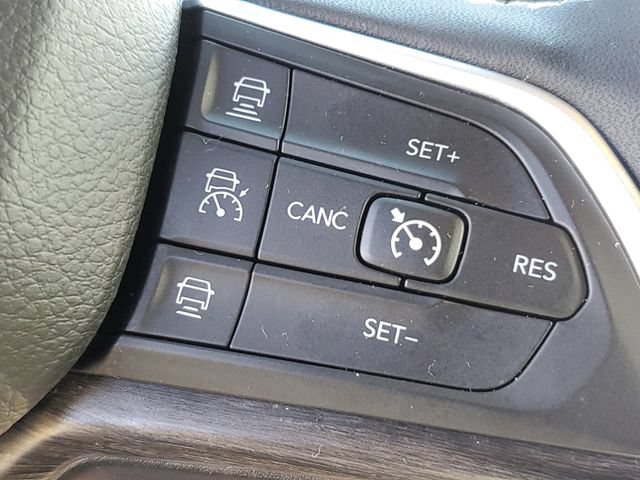 Used 2024 Jeep Grand Cherokee Limited AWD/4WD image 19