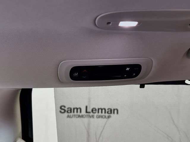 Used 2024 Chrysler Pacifica Touring-L image 23