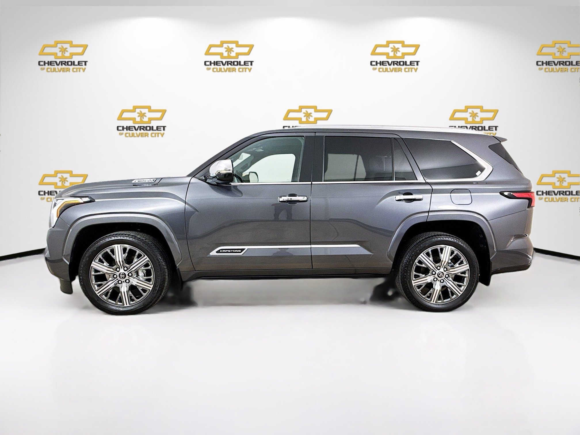 Used 2024 Toyota Sequoia Capstone image 4