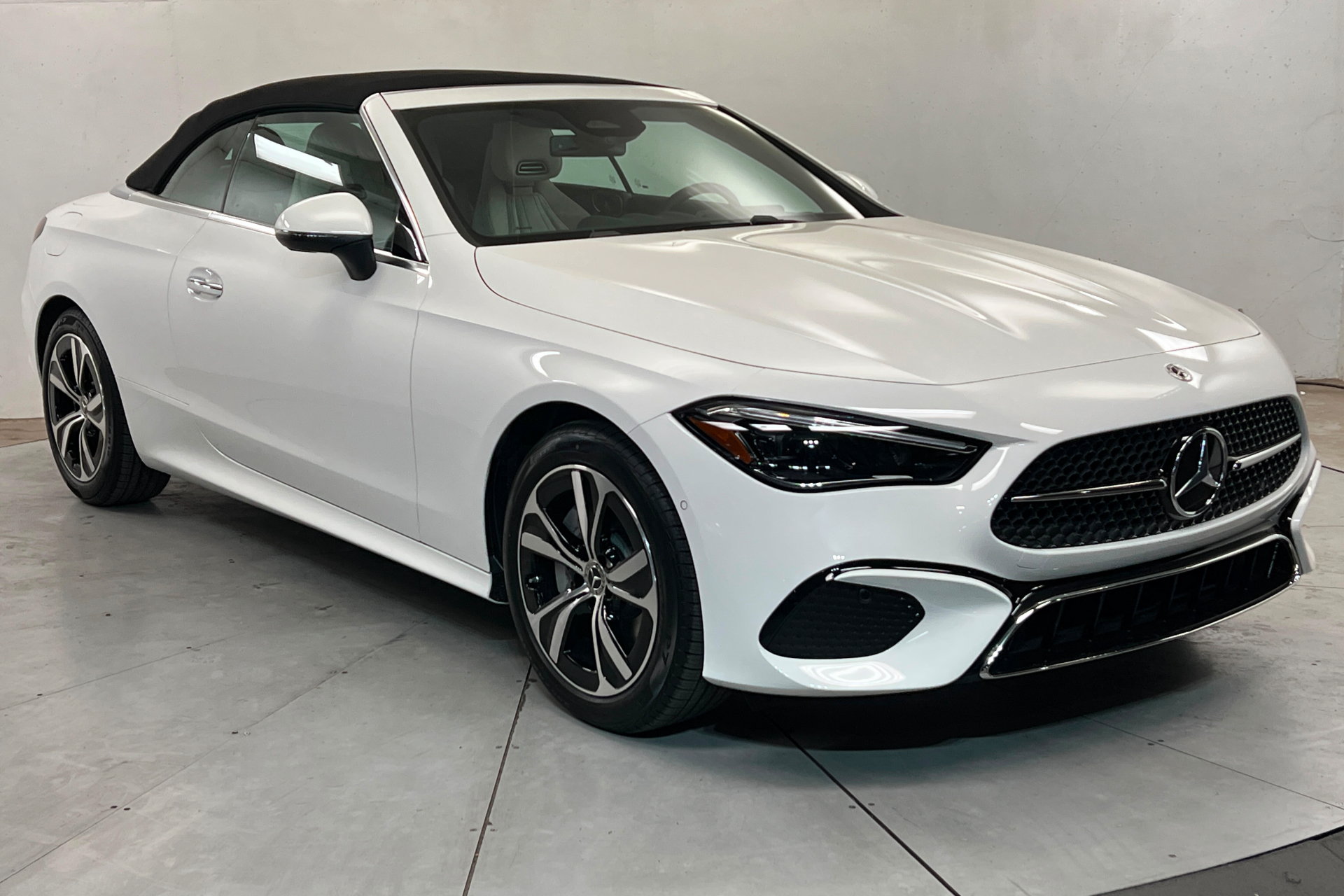 New 2026 Mercedes-Benz CLE 300 4MATIC Cabriolet image 7