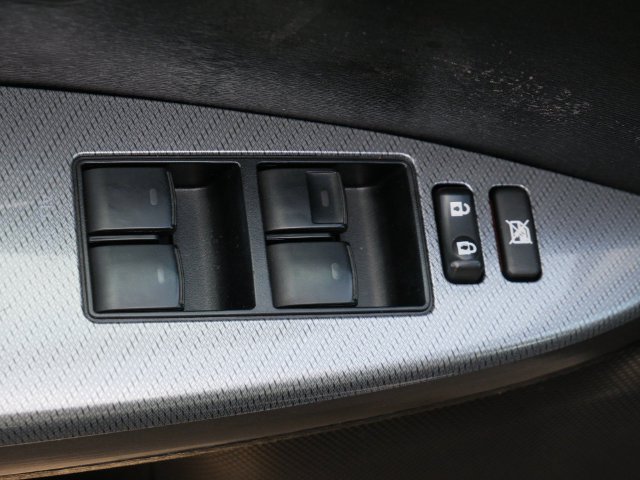 Used 2015 Toyota Venza LE FWD image 13