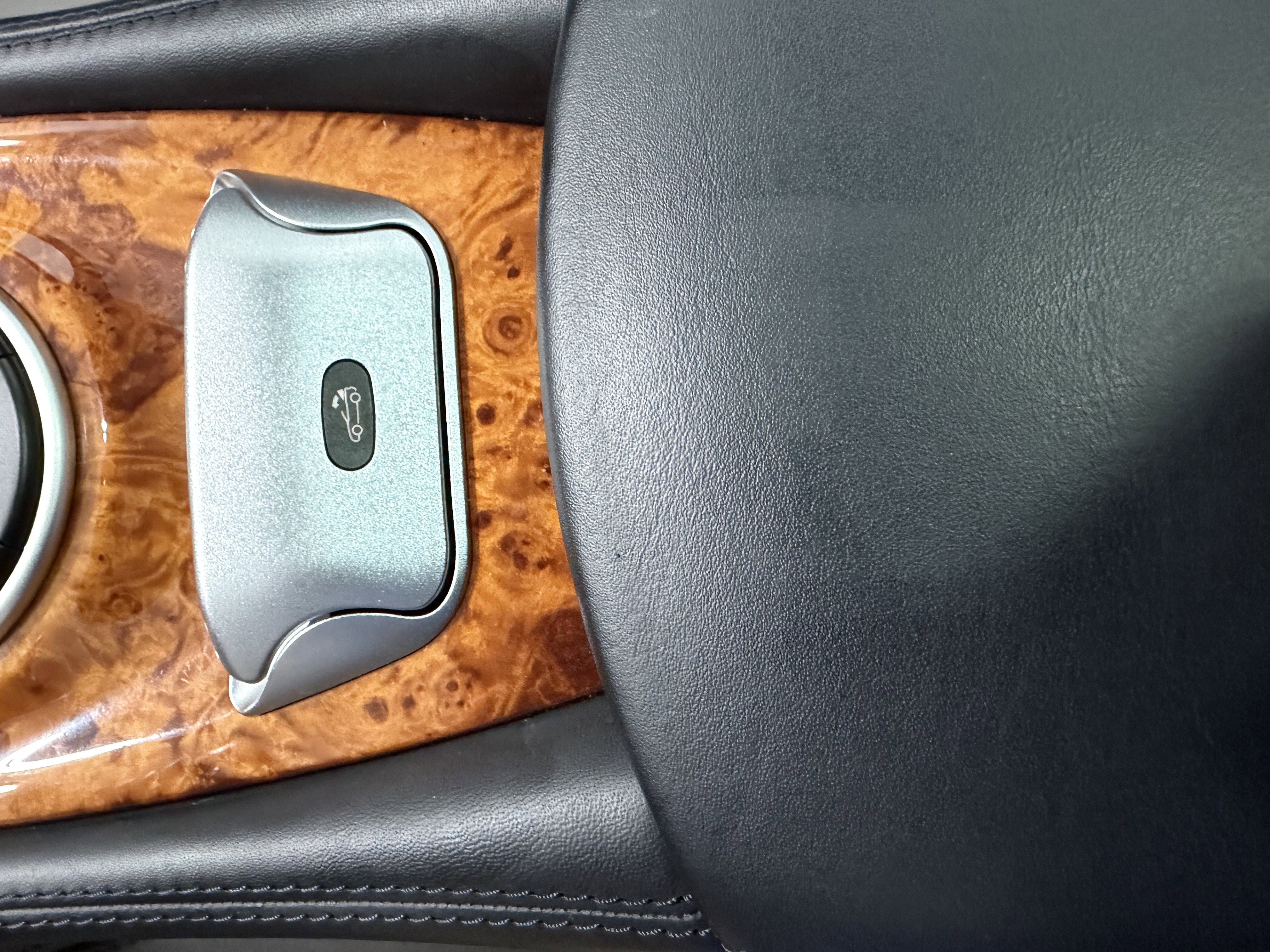 Used 2007 Mercedes-Benz SL 550 image 26